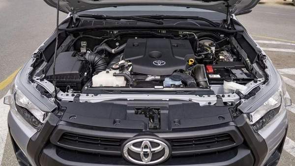 Toyota Hilux Hilux 2.4L mid option p.w MY2025 FOR EXPORT ONLY