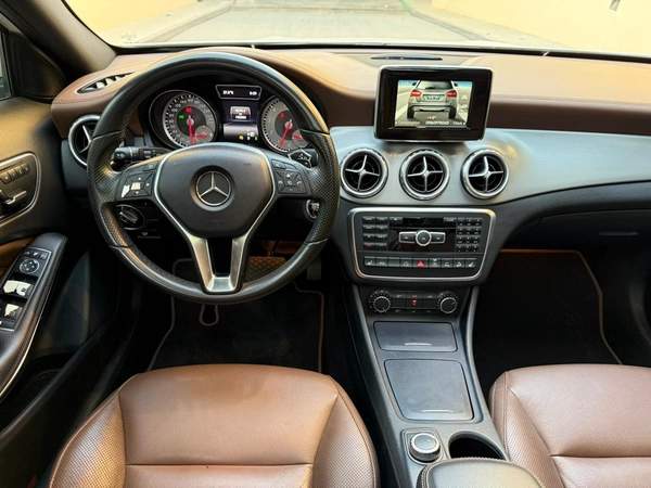 Gulf Specs 2015 MERCEDES BENZ GLA250 4MATIC 2.0Litre Turbo (Gargash Service History)