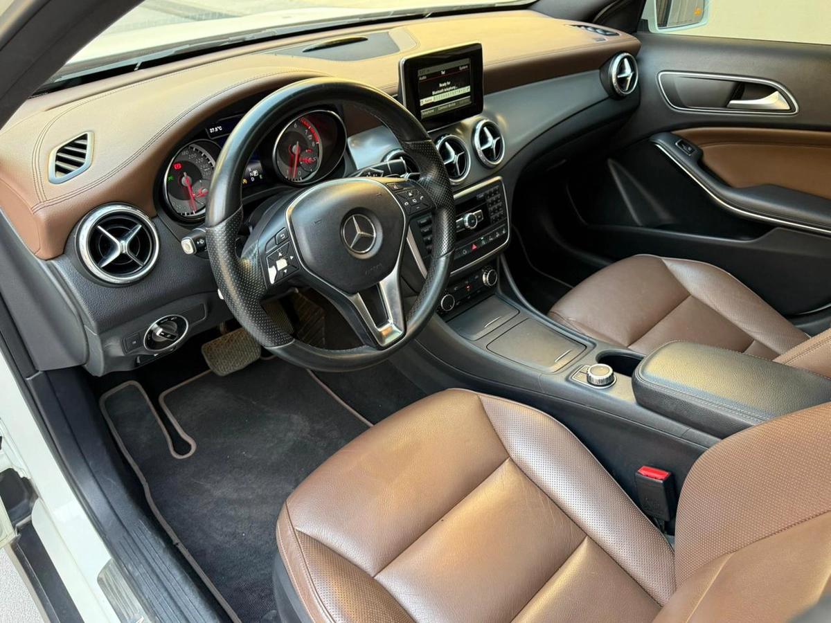 Gulf Specs 2015 MERCEDES BENZ GLA250 4MATIC 2.0Litre Turbo (Gargash Service History)-12-12