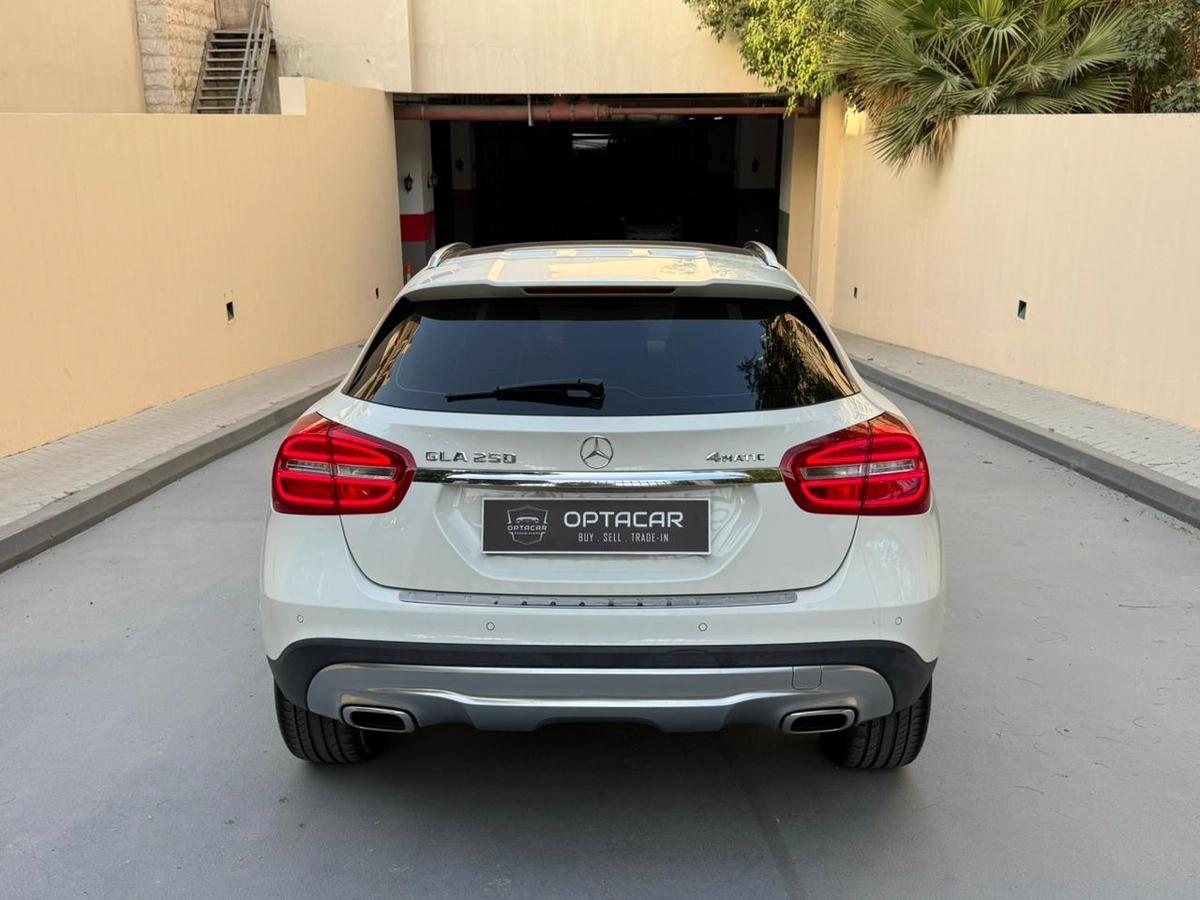 Gulf Specs 2015 MERCEDES BENZ GLA250 4MATIC 2.0Litre Turbo (Gargash Service History)-7-7