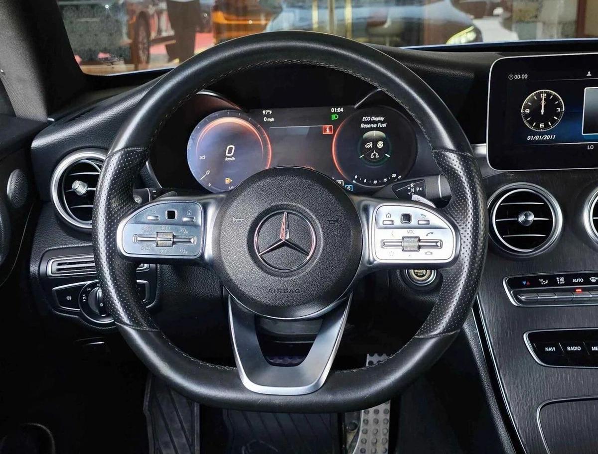 Mercedes Benz C300 / ECO TURBO V4 / COUPE / MOON ROOF/ 985 MONTHLY / LOT#06911-13-13