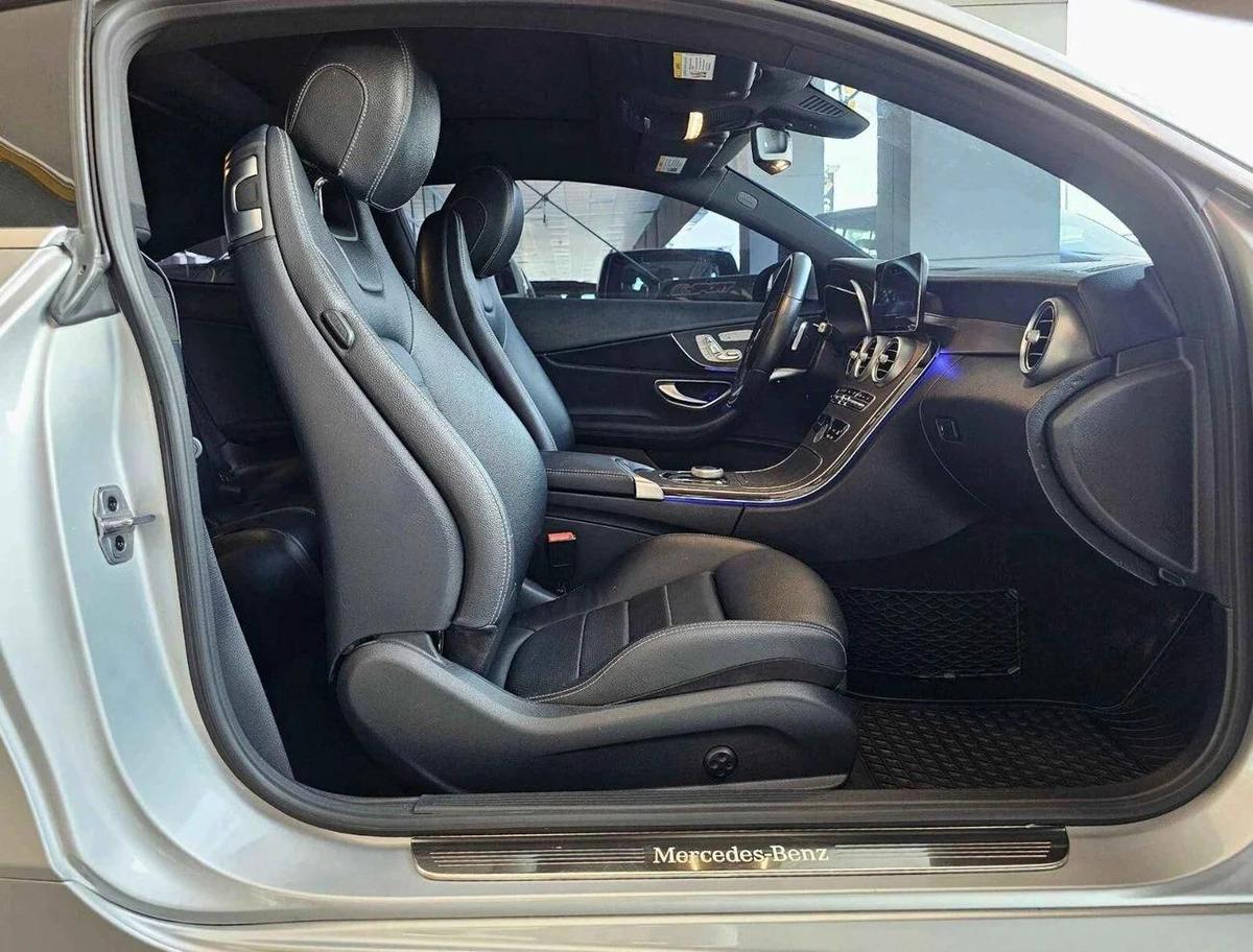 Mercedes Benz C300 / ECO TURBO V4 / COUPE / MOON ROOF/ 985 MONTHLY / LOT#06911-14-14
