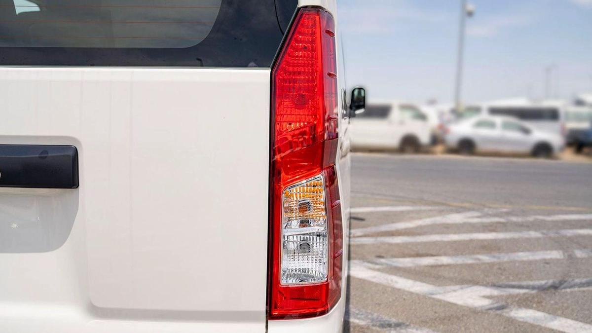 Toyota Hiace Commuter GL High Roof 3.5L-3-3