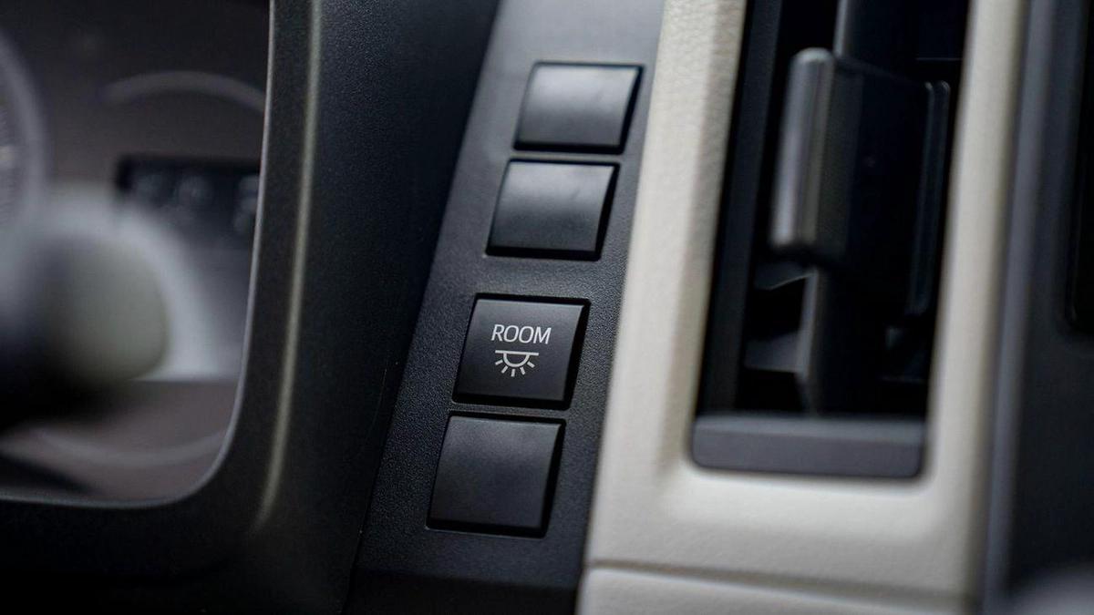 Toyota Hiace Commuter GL High Roof 3.5L-21-21