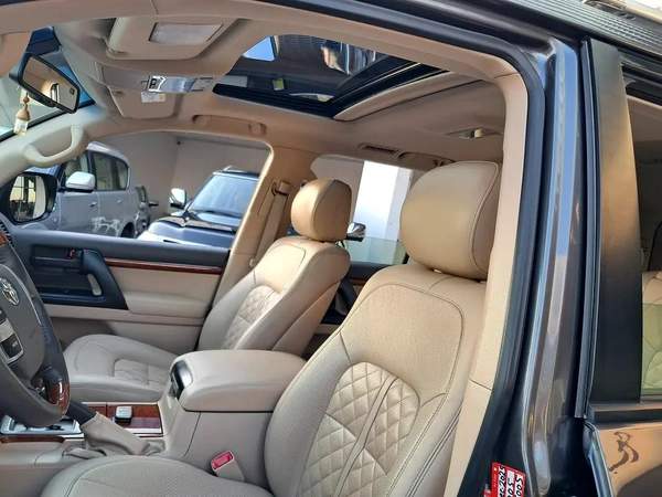 Toyota Land Cruiser GxR V6 Full Option Single Owner Used Very Well Maintained No Any Issue
