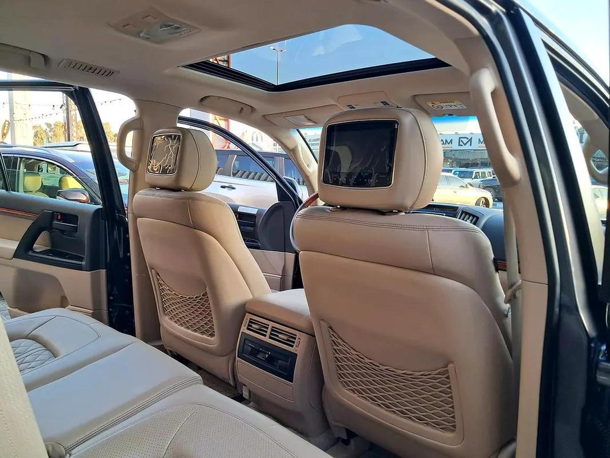 Toyota Land Cruiser GxR V6 Full Option Single Owner Used Very Well Maintained No Any Issue-10-10