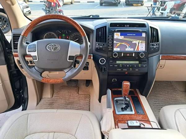 Toyota Land Cruiser GxR V6 Full Option Single Owner Used Very Well Maintained No Any Issue