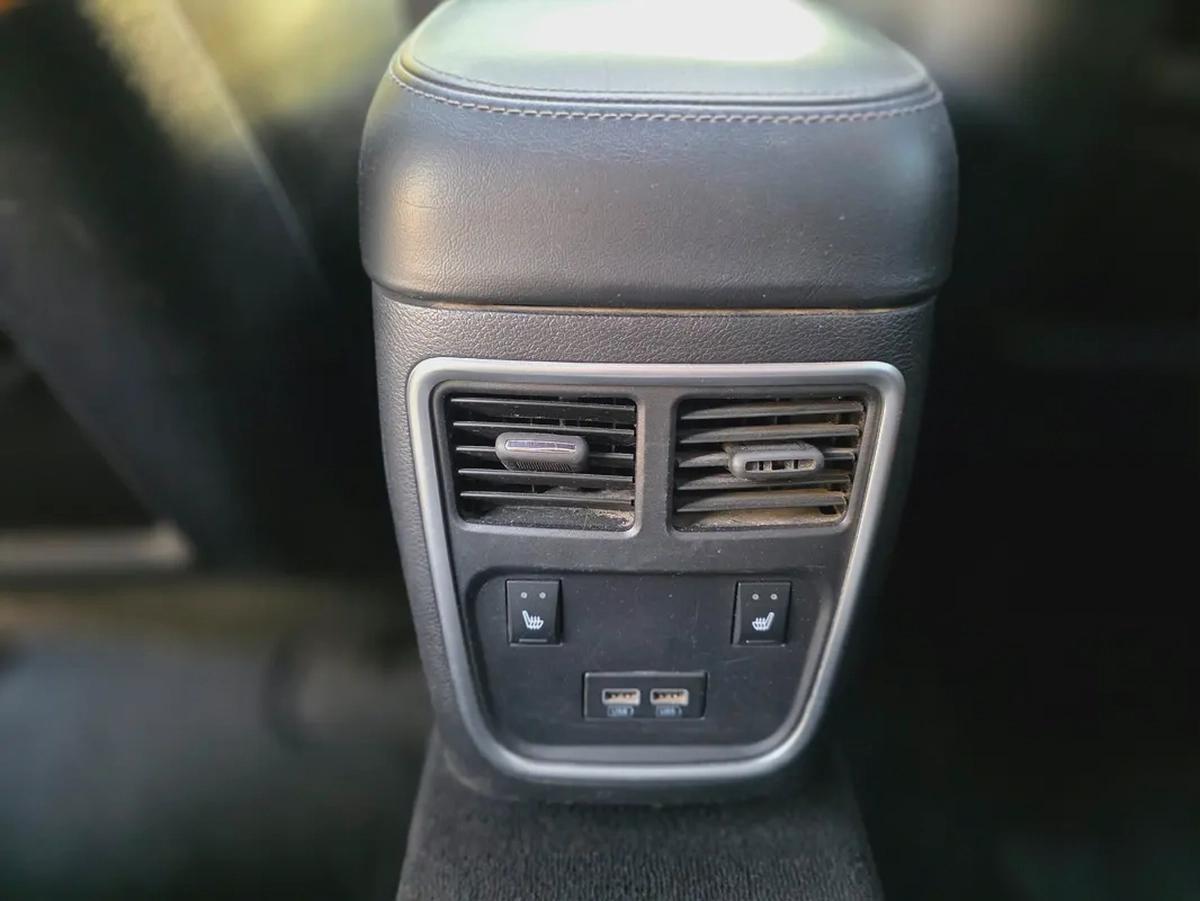 Dodge Charger 2020-17-17