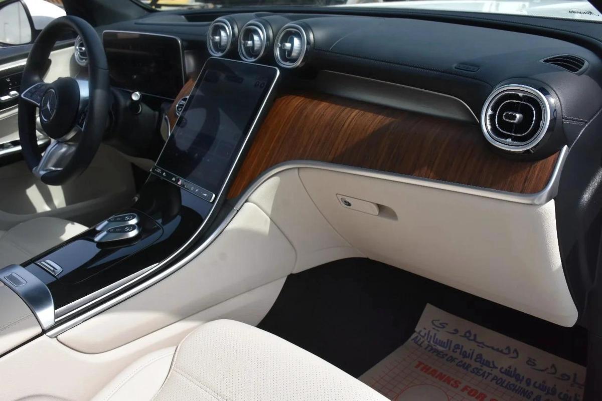 GLC300 4MATIC 2023 | WHITE LIKE-6-6