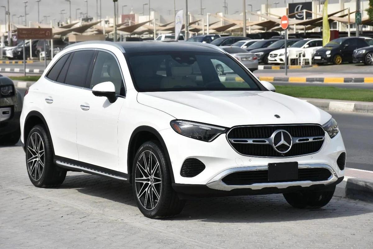 GLC300 4MATIC 2023 | WHITE LIKE-2-2