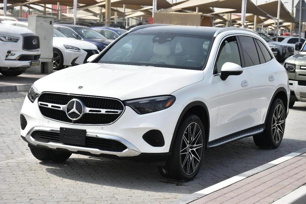 GLC300 4MATIC 2023 | WHITE LIKE-0-0