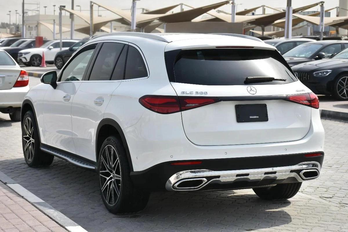 GLC300 4MATIC 2023 | WHITE LIKE-10-10