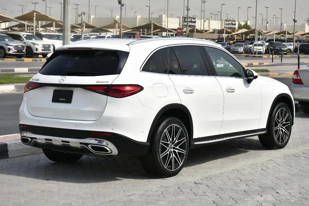 GLC300 4MATIC 2023 | WHITE LIKE-9-9