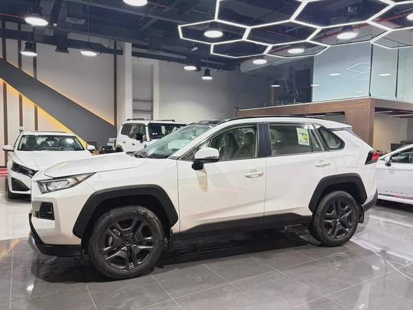 TOYOTA RAV4 ADVENTURE 2.5L PETROL FULL 2025YM تويوتا راف4 ادفانشر فل اوبشن مكينه 2500 بنزين