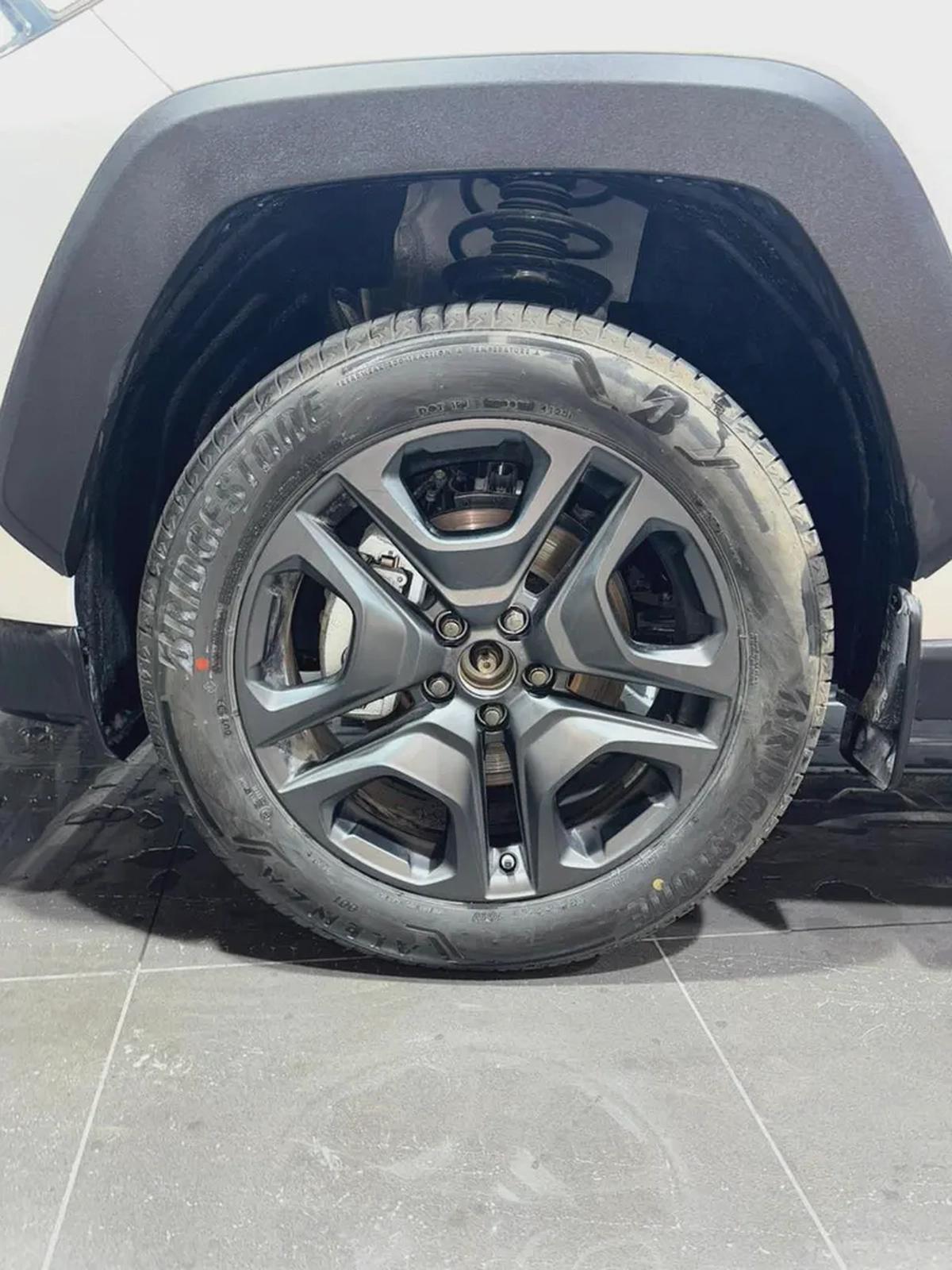 TOYOTA RAV4 ADVENTURE 2.5L PETROL FULL 2025YM تويوتا راف4 ادفانشر فل اوبشن مكينه 2500 بنزين-5-5