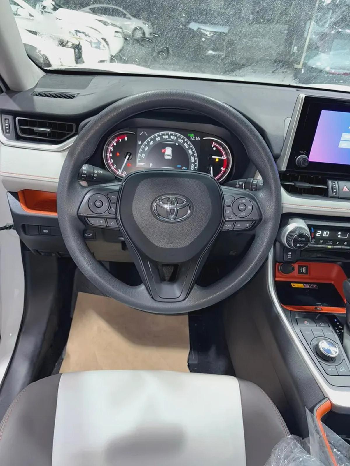 TOYOTA RAV4 ADVENTURE 2.5L PETROL FULL 2025YM تويوتا راف4 ادفانشر فل اوبشن مكينه 2500 بنزين-7-7