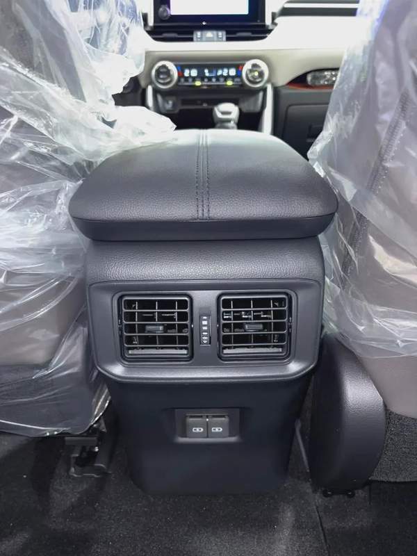 TOYOTA RAV4 ADVENTURE 2.5L PETROL FULL 2025YM تويوتا راف4 ادفانشر فل اوبشن مكينه 2500 بنزين