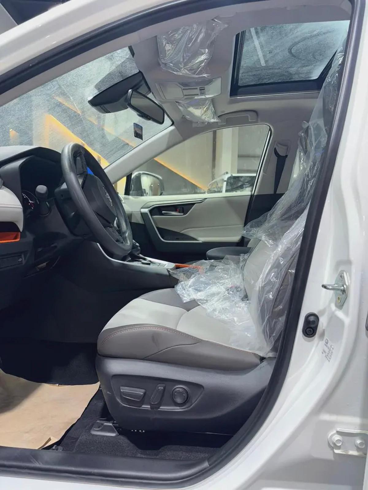 TOYOTA RAV4 ADVENTURE 2.5L PETROL FULL 2025YM تويوتا راف4 ادفانشر فل اوبشن مكينه 2500 بنزين-11-11