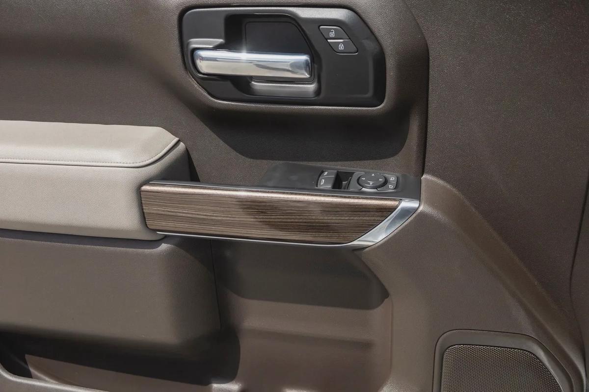 Chevrolet Silverado 1500 2023-8-8