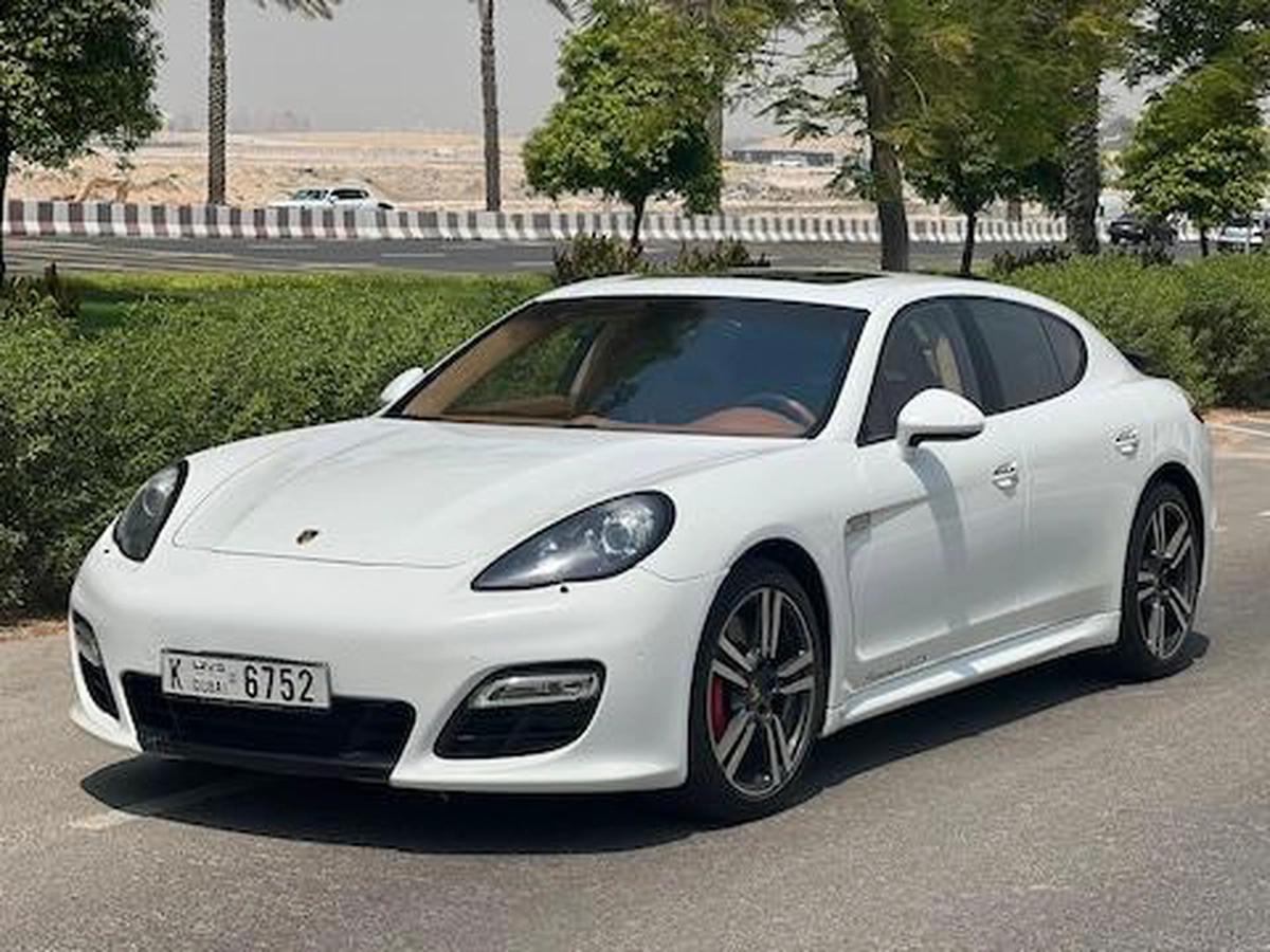 PORSCHE PANAMERA. GTS-0-0