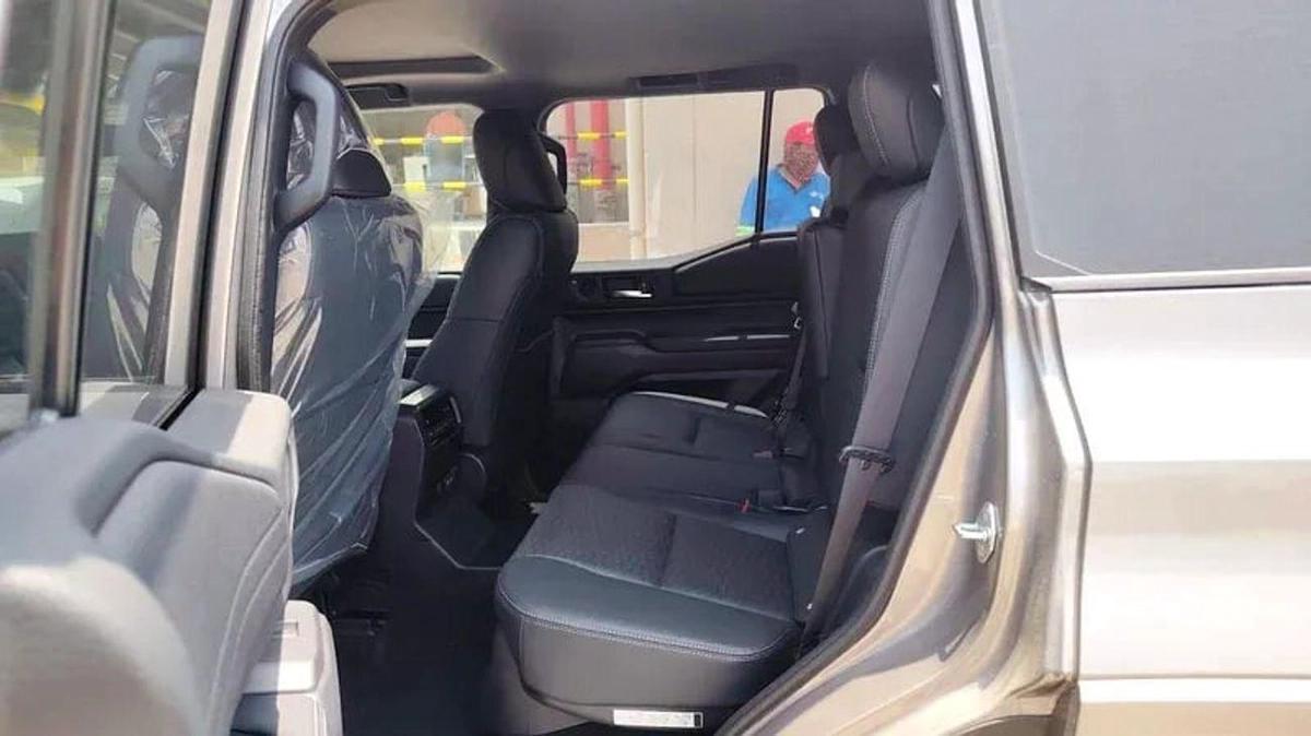 Toyota Prado (LHD) PRADO LUXURY 2.4P AT MY2025-10-10