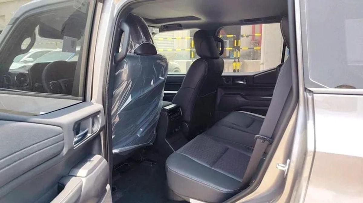 Toyota Prado (LHD) PRADO LUXURY 2.4P AT MY2025-11-11