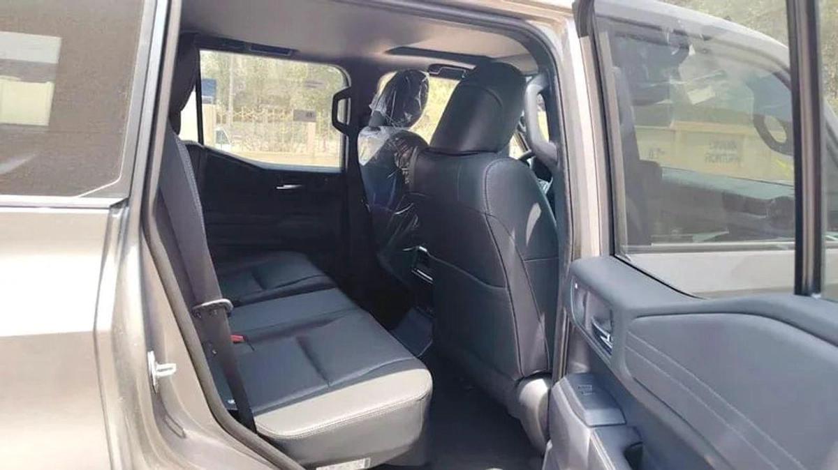 Toyota Prado (LHD) PRADO LUXURY 2.4P AT MY2025-13-13