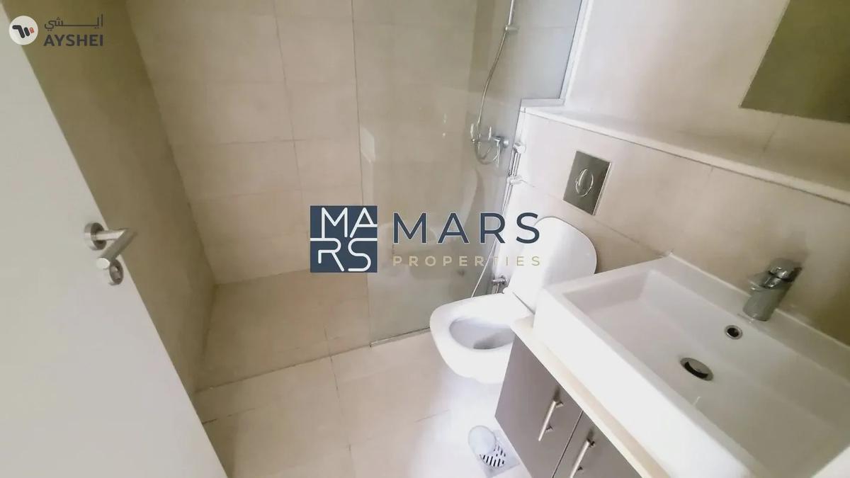 Spacious, Luxury 3 Bedroom Townhouse with Close Kitchen Available For Rent-2-2