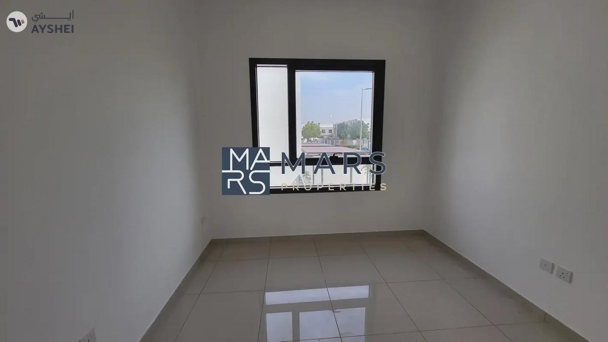 Spacious, Luxury 3 Bedroom Townhouse with Close Kitchen Available For Rent-3-3
