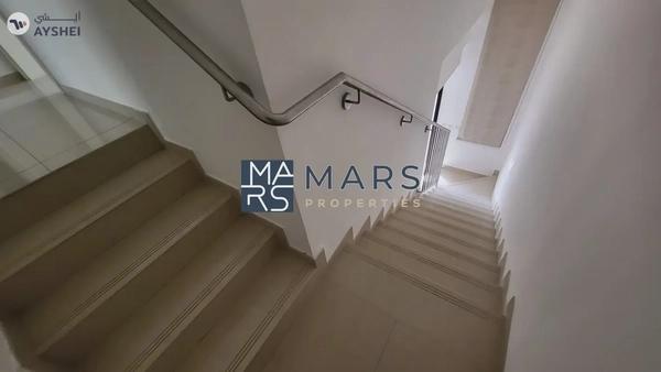 Spacious, Luxury 3 Bedroom Townhouse with Close Kitchen Available For Rent