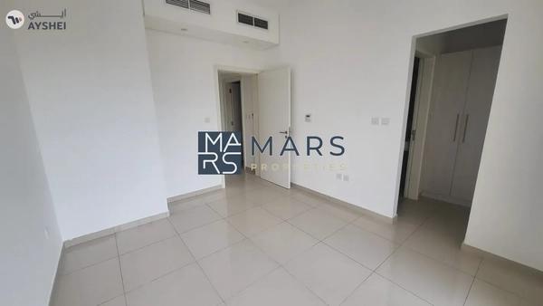 Spacious, Luxury 3 Bedroom Townhouse with Close Kitchen Available For Rent
