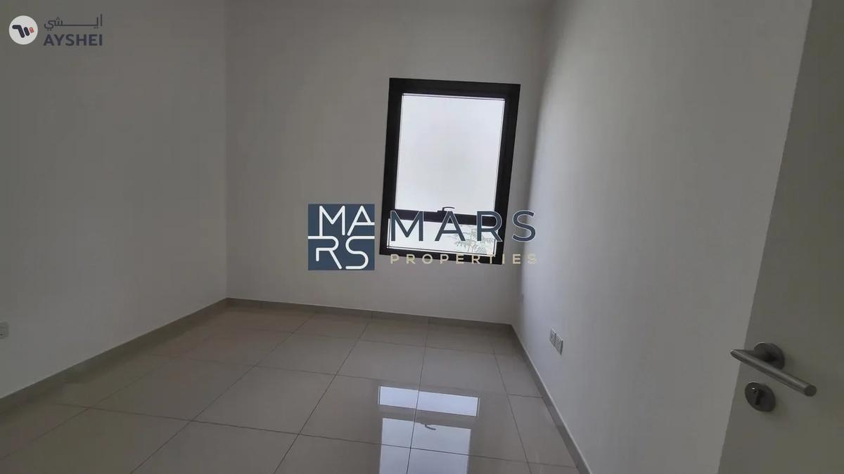 Spacious, Luxury 3 Bedroom Townhouse with Close Kitchen Available For Rent-9-9