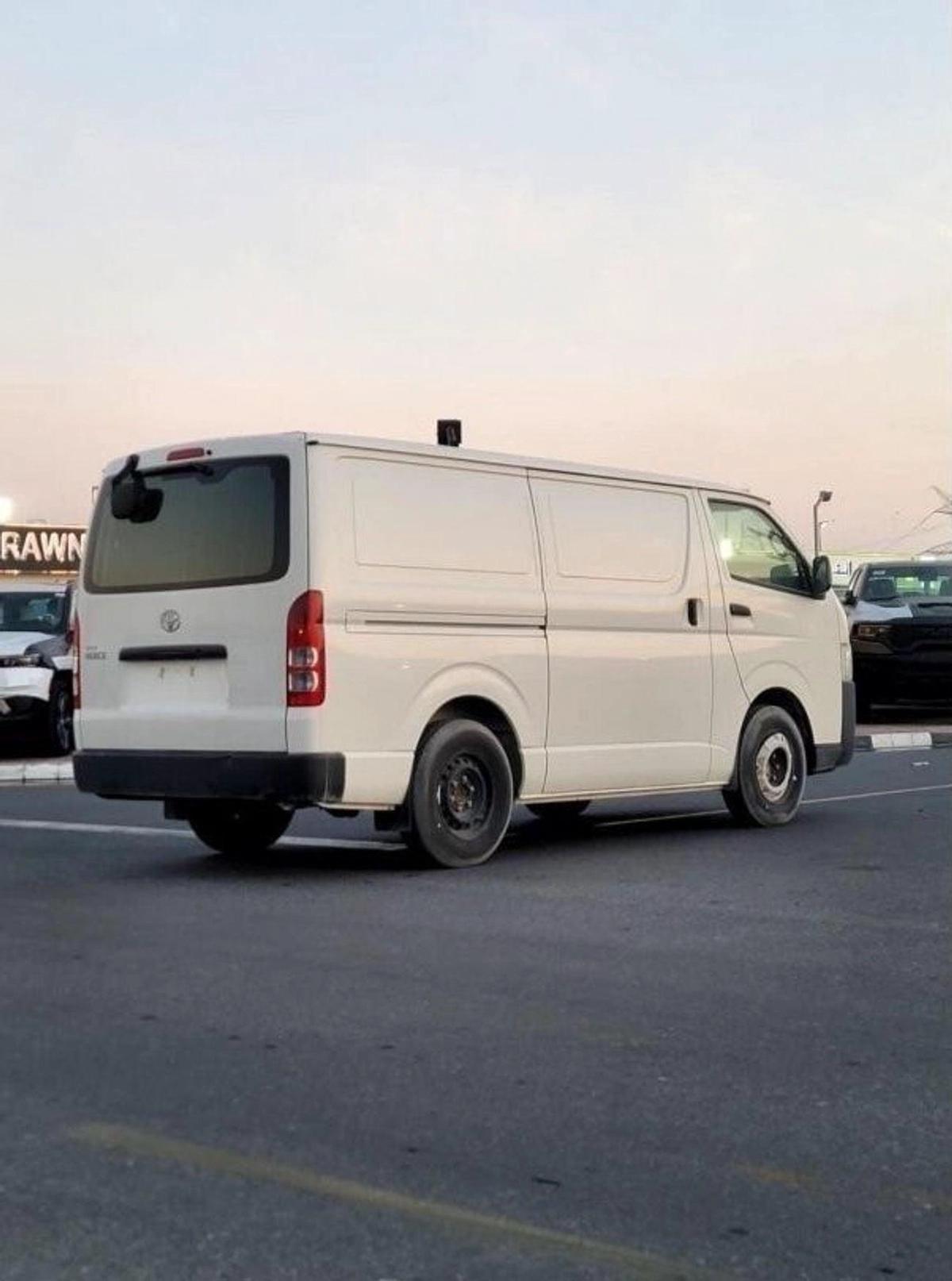Toyota Hiace Toyota Hiace Cargo 2.7L Petrol 2026-4-4