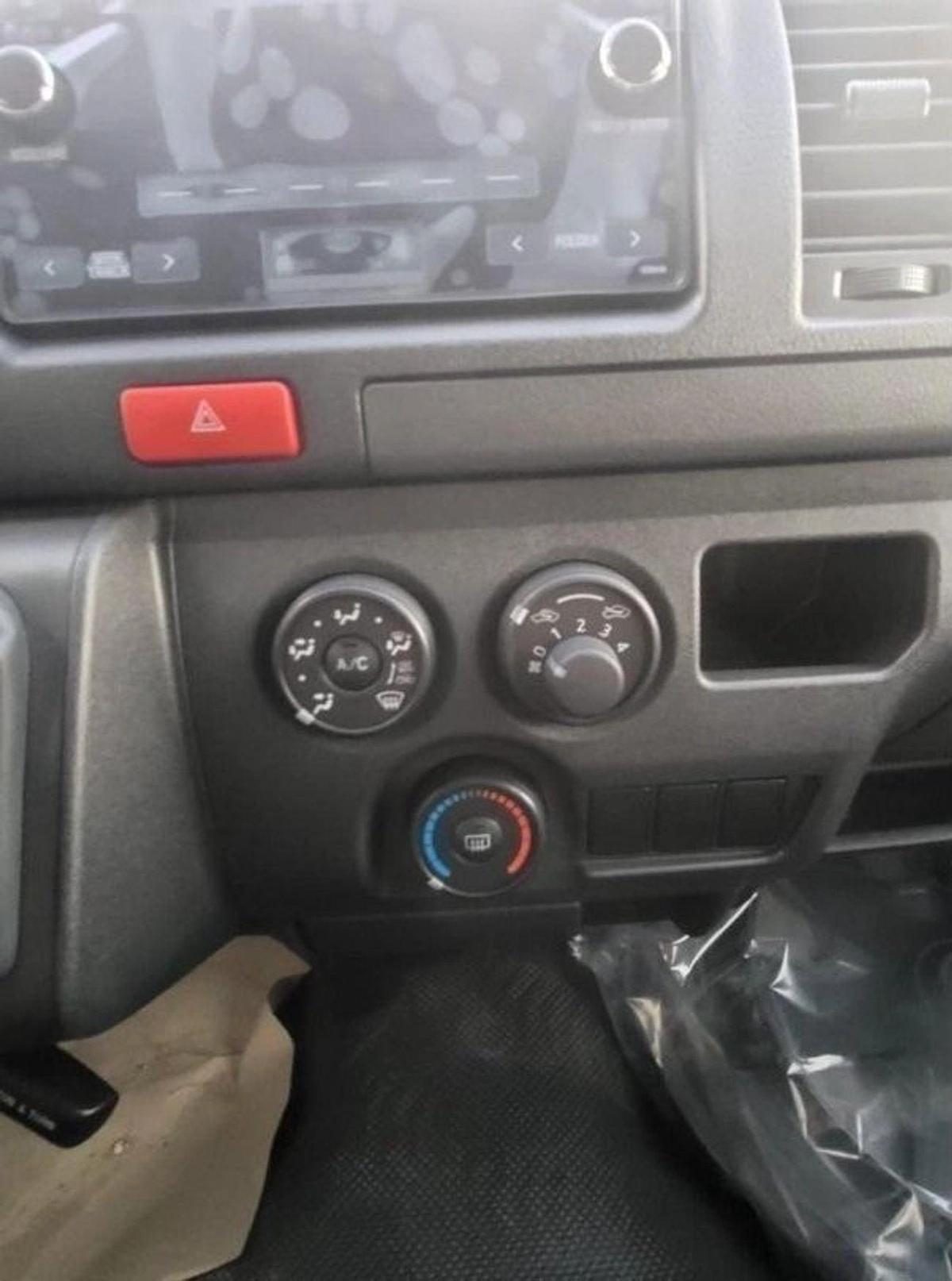 Toyota Hiace Toyota Hiace Cargo 2.7L Petrol 2026-12-12