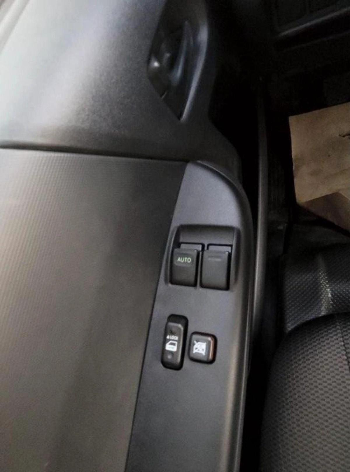 Toyota Hiace Toyota Hiace Cargo 2.7L Petrol 2026-13-13