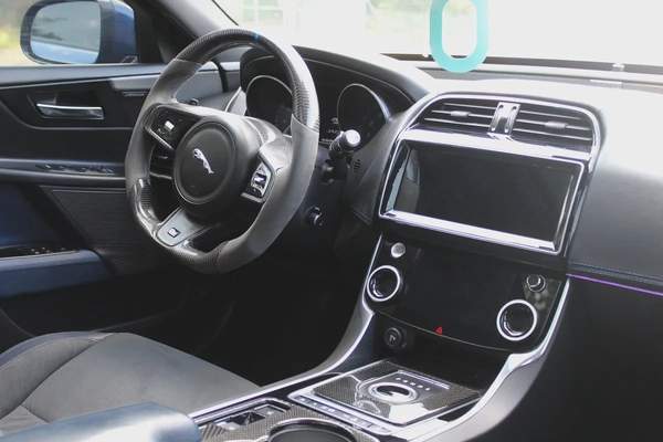 EXCELLENT CONDITION I JAGUAR XE S I 2016 I GCC