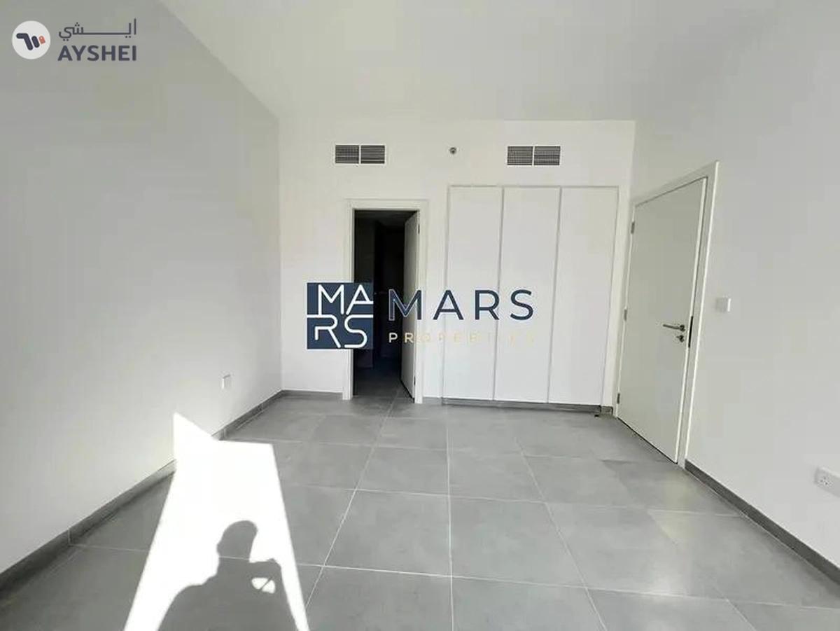 Ready to move 1 bedrooms apartment is available for sales in Tiraz Building Al Jada -7-7