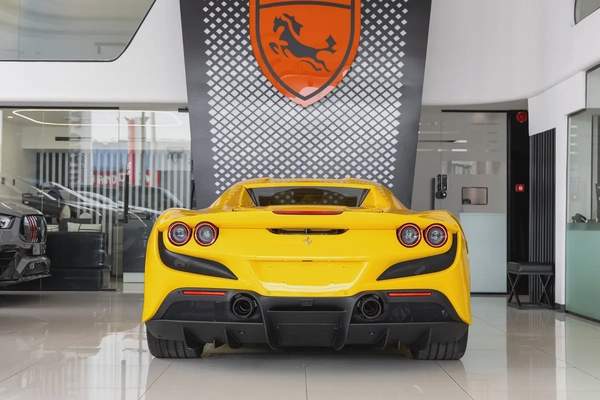 Ferrari F8 Spider | Pristine | Fully Carbon Interior Exterior | Carbon Steering Paddles