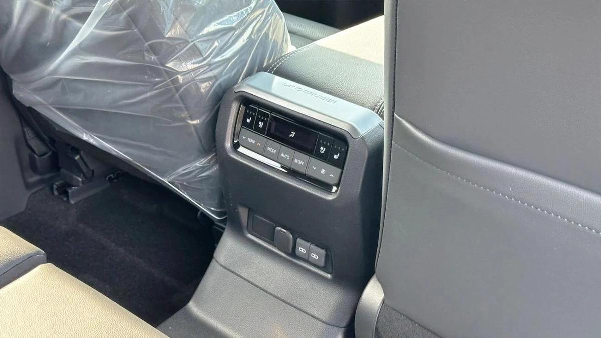 TOYOTA PRADO LUXURY | 2.4L V4 PETROL | FULL OPTION | 360 CAMERA WITH HEAD UP DISPLAY | 2026-19-19