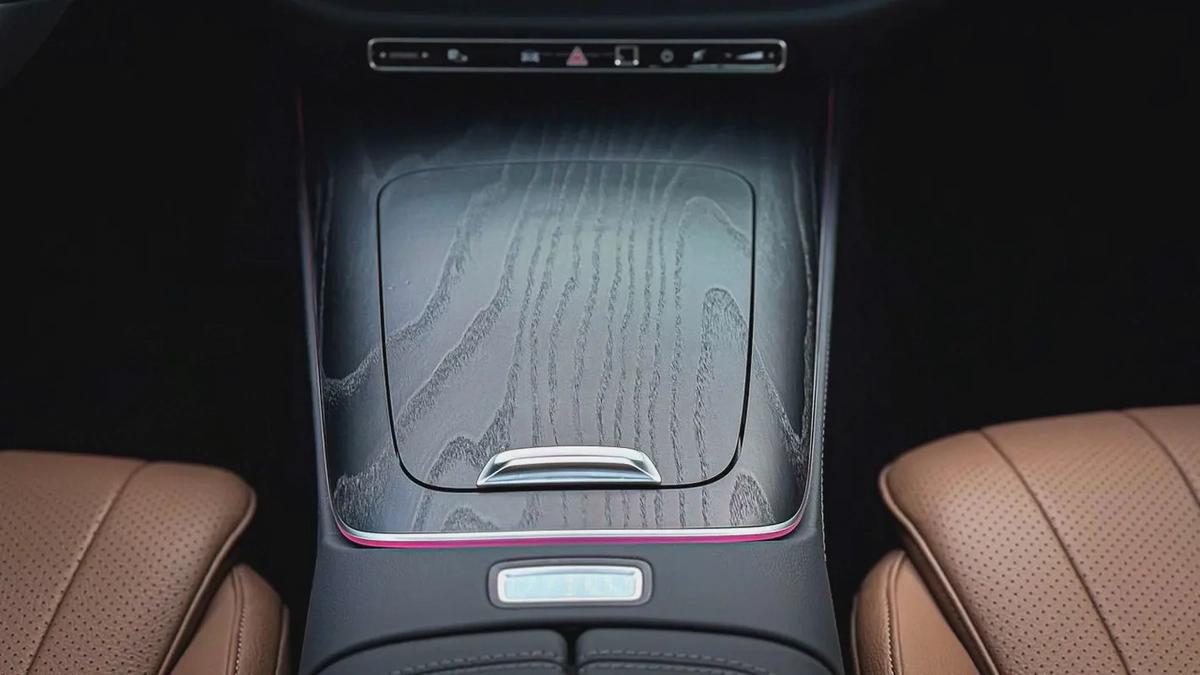 2025 Mercedes-Benz E200 | 0 kms | AMG Package-10-10