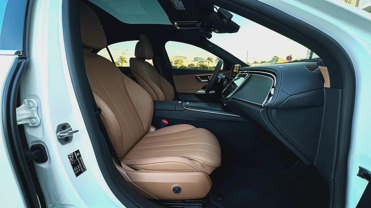 2025 Mercedes-Benz E200 | 0 kms | AMG Package-16-16