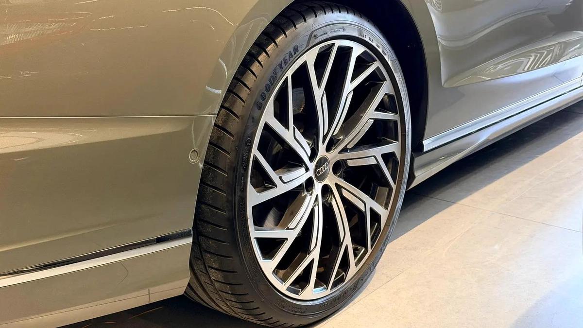 AED 5,520 P.M | 0% DOWN PAYMENT | AUDI A8 L TFSI 60 QUATTRO | AGENCY WARRANTY | 2024 | GCC-9-9