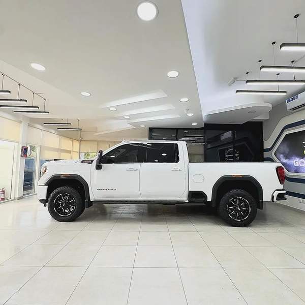 2022 GMC Sierra 2500 HD AT4 - DIESEL