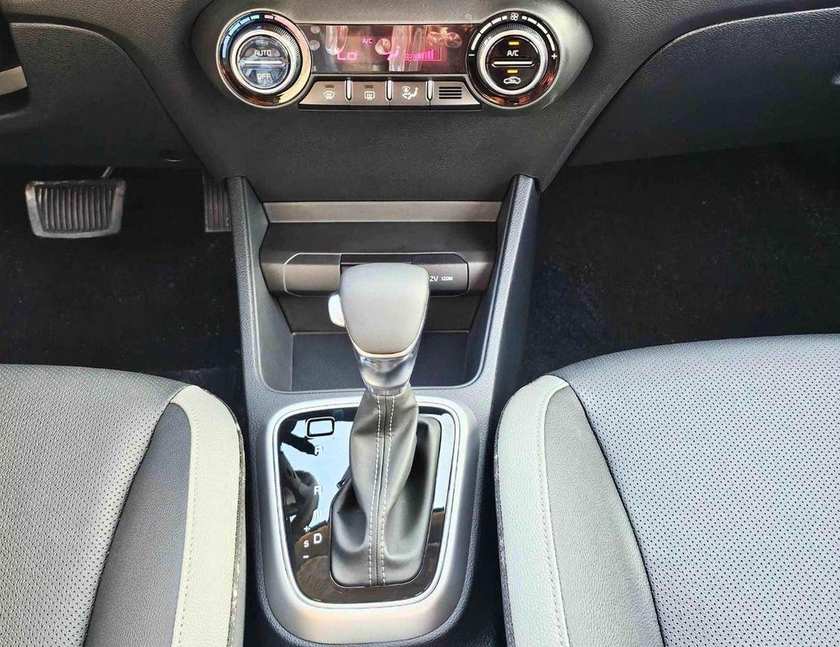 Kia KX1 DUAL TONE | 1.4L V4 PETROL | CVT WITH SUNROOF | PUSH START | DVD CAMERA | CODE # KX1FT-6-6