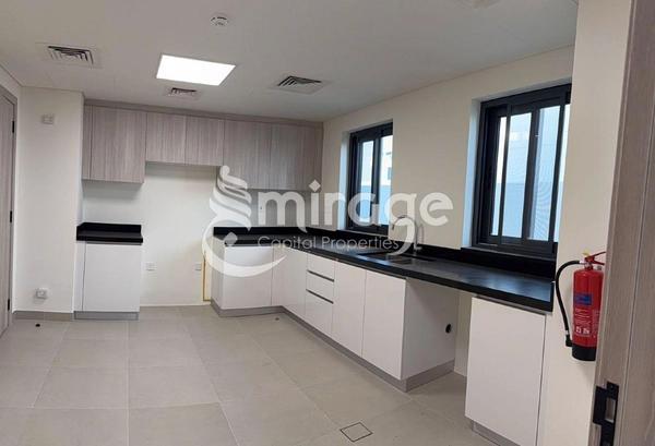 Spacious 3BR Villa | Single Row | Prime Area