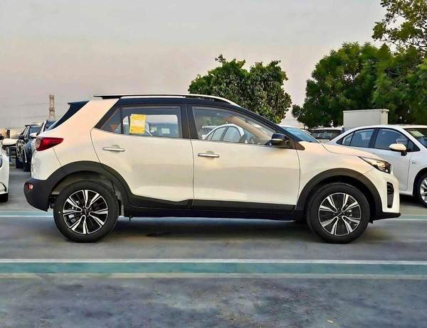 Kia KX1 DUAL TONE/1.4L PETROL/CVT WITH SUNROOF/CHROME HANDLE/ (CODE # KX1FT)