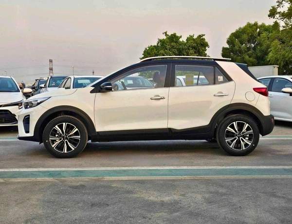 Kia KX1 DUAL TONE/1.4L PETROL/CVT WITH SUNROOF/CHROME HANDLE/ (CODE # KX1FT)