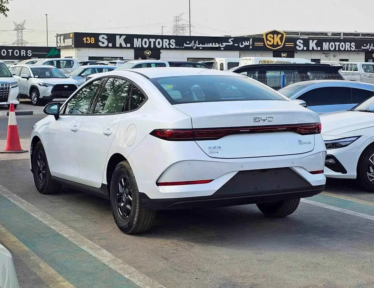 BYD QIN PLUS DMI 55 KM PLUG IN HYBRID / 1.5L V4 PETROL / DVD +CAMERA / PUSH START / LEATHER SEATS-2-2