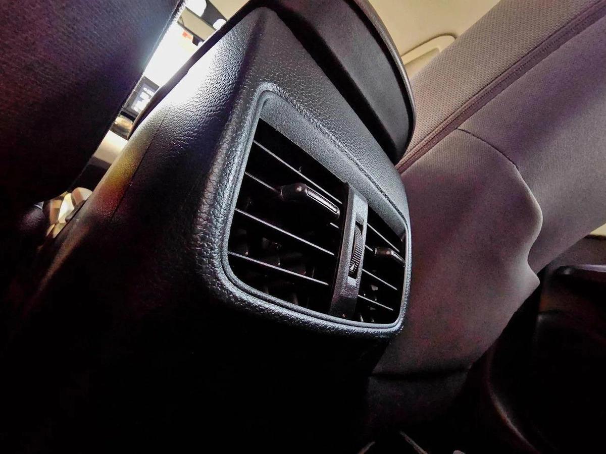 Toyota Corolla XLI GCC 1.6L/ LOW MILEAGE/ CRUISE CONTROL/ FUTTAIM CAR-2-2