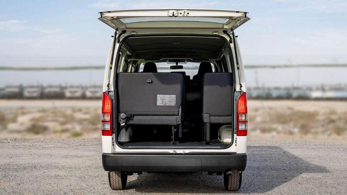 Toyota Hiace 2.7-9-9